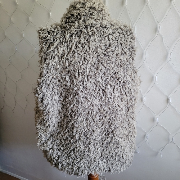 BCBGeneration Teddy Coat Vest / Oatmeal / Size Medium - Picture 6 of 7